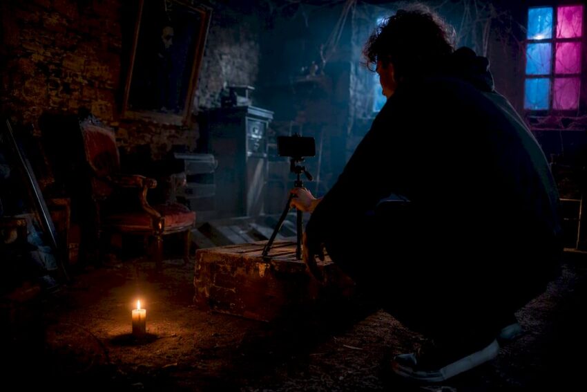 Smartphone setup for shooting horror short film